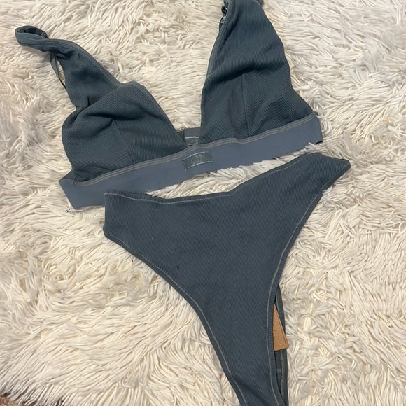 SKIMS Other - Skins kynite rib set Brallete and thong set